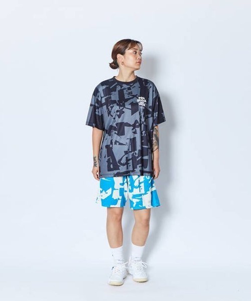 AKTR(アクター)の「AKTR CUT-UP CAMO AKT LOCAL LOOSE FIT SP TEE(アクター カットアップ カモ AKT ローカル ルーズフィット SP ティー)(Tシャツ/カットソー・メンズ・ブラック系/ブルー系・MEDIUM/LARGE/X-LARGE/XX-LARGE)」の6枚目の写真
