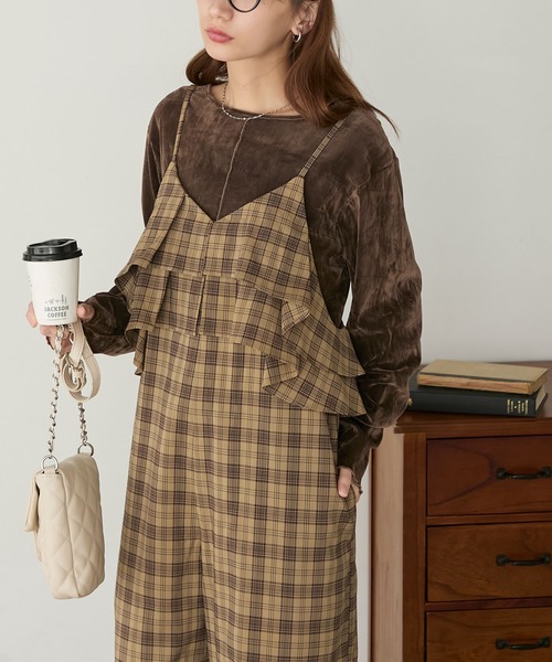 BONLECILL（ボンルシール）の「イージービスチェ風フリルサロペット（サロペット/オーバーオール・レディース・ブラック/チャコールグレー/ベージュ/ブラウン/ベージュ系1/ブラウン系1/ベージュ系2・M/L）」の7枚目の写真