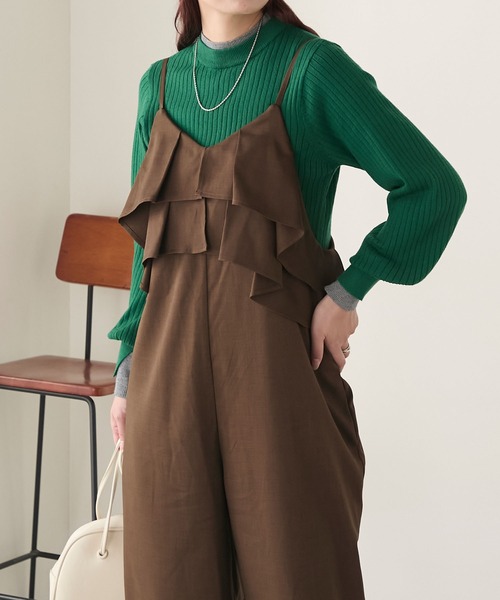 BONLECILL（ボンルシール）の「イージービスチェ風フリルサロペット（サロペット/オーバーオール・レディース・ブラック/チャコールグレー/ベージュ/ブラウン/ベージュ系1/ブラウン系1/ベージュ系2・M/L）」の3枚目の写真