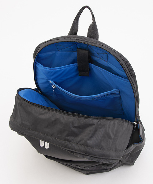 LeSportsac(レスポートサック)の「ROUTE BACKPACK サンダー(バックパック/リュック・レディース・グレー・FREE)」の9枚目の写真
