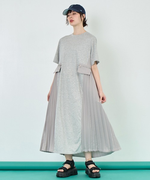 ANAP（アナップ）の「切り替えプリーツTシャツワンピース（ワンピース・レディース・グレー/ブラック・FREE）」の2枚目の写真