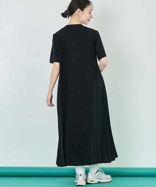 ANAP（アナップ）の「切り替えプリーツTシャツワンピース（ワンピース・レディース・グレー/ブラック・FREE）」の4枚目の写真