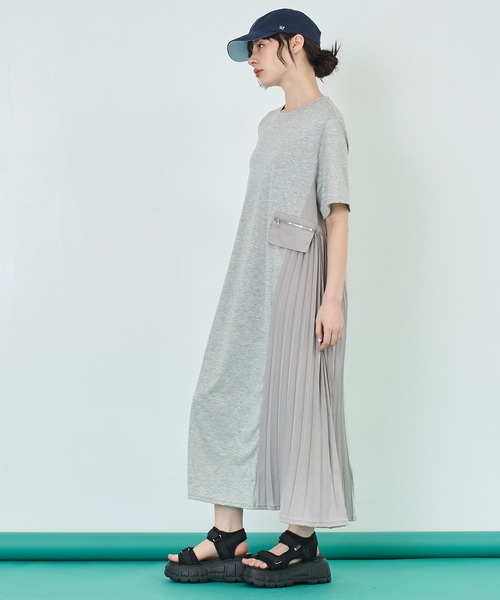 ANAP（アナップ）の「切り替えプリーツTシャツワンピース（ワンピース・レディース・グレー/ブラック・FREE）」の6枚目の写真