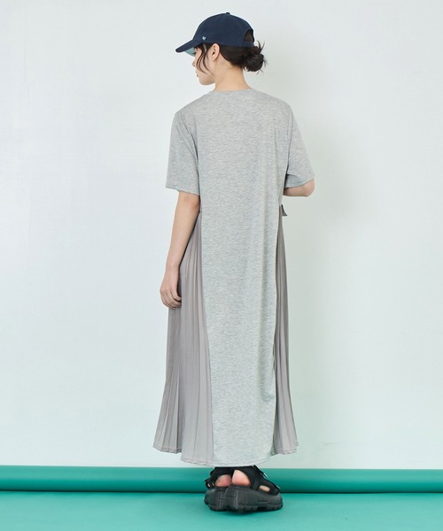 ANAP（アナップ）の「切り替えプリーツTシャツワンピース（ワンピース・レディース・グレー/ブラック・FREE）」の7枚目の写真
