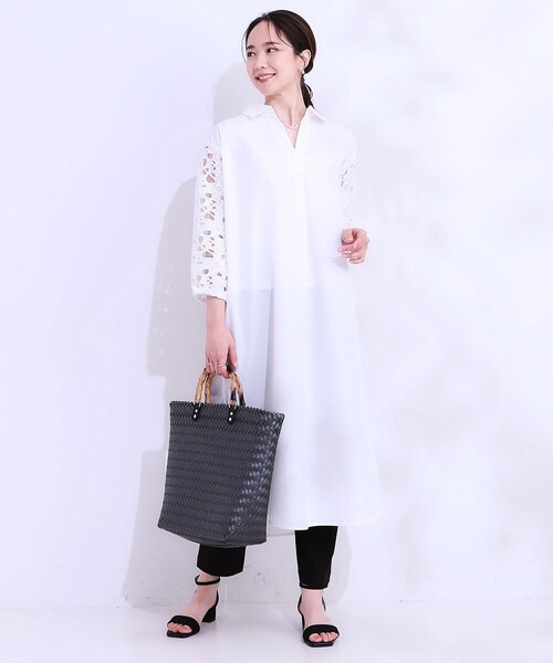 SHOO・LA・RUE（シューラルー）の「お袖レースが上品な シャツワンピース（ワンピース・レディース・オフホワイト/ネイビー・01/02/03/04）」の4枚目の写真