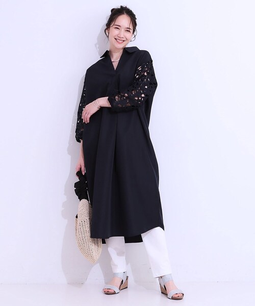 SHOO・LA・RUE（シューラルー）の「お袖レースが上品な シャツワンピース（ワンピース・レディース・オフホワイト/ネイビー・01/02/03/04）」の8枚目の写真