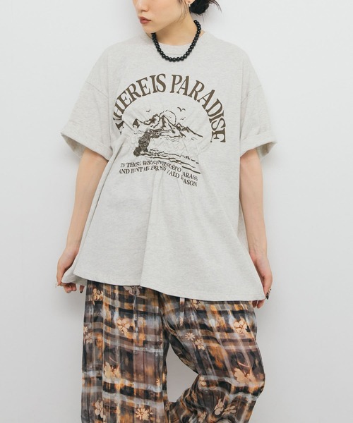 KBF（ケイビーエフ）の「シャーリングプリントTEE（Tシャツ/カットソー・レディース・オフホワイト/ブラック/オートミール・ONE）」の21枚目の写真