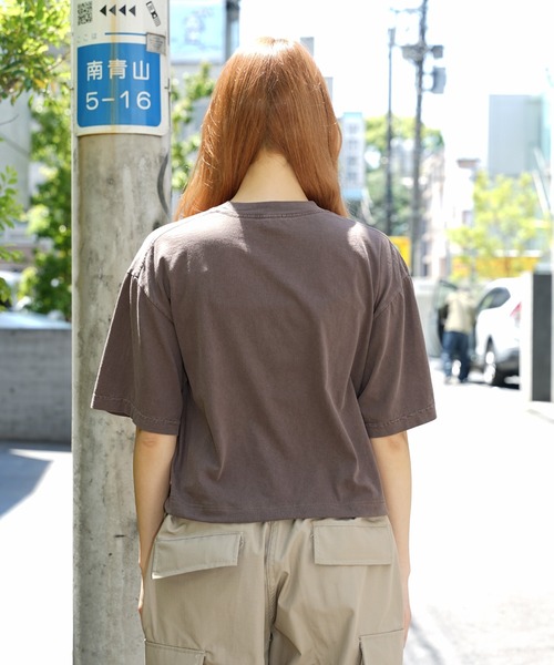 realsyndrome(リアルシンドローム)の「LOS ANGELES APPAREL/ロサンゼルスアパレル 6.5OZ GARMENT DYE CREW NECK CROPPED TEE クロップドTシャツ 秋物 秋服 2026年秋冬(Tシャツ/カットソー・レディース・ベージュ/グリーン/ダークブラウン・L/S)」の5枚目の写真