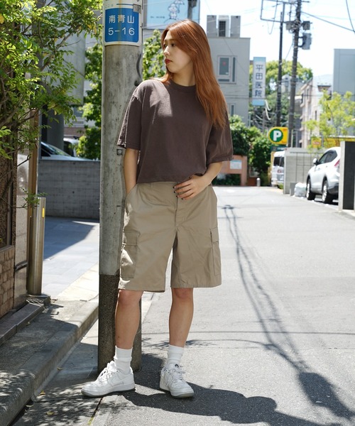 realsyndrome(リアルシンドローム)の「LOS ANGELES APPAREL/ロサンゼルスアパレル 6.5OZ GARMENT DYE CREW NECK CROPPED TEE クロップドTシャツ 秋物 秋服 2026年秋冬(Tシャツ/カットソー・レディース・ベージュ/グリーン/ダークブラウン・L/S)」の17枚目の写真