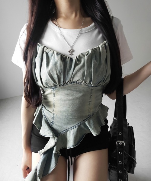 me+em select(ミームセレクト)の「※※【 2点セット 】ヴィンテージデニムビスチェ & 半袖レイヤードTシャツセット / vintage denim bustier & short sleeve layered T-shirts set(アンサンブル・レディース・ブラック/ホワイト・FREE)」の2枚目の写真