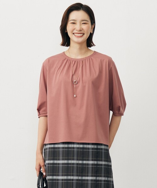 J.PRESS Ladies(J.プレス レディス)の「【洗える】ブラウスライクジャージー カットソー(Tシャツ/カットソー・レディース・ピンク系/ライトグレー系/ブラウン系/ダルブルー系・SMALL)」の4枚目の写真