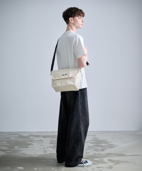 NUMBER (N)INE（ナンバーナイン）の「【NUMBER(N)INE/ナンバーナイン】CANVAS 2WAY SHOULDER BAG（S）/2WAYショルダーバッグSサイズ（ショルダーバッグ・メンズ・ブラック/ホワイト・FREE）」の17枚目の写真