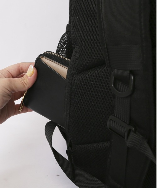 BEN DAVIS(ベンデイビス)の「BEN DAVIS ベンデイビス CLASS DAYPACK BDW-8306(バックパック/リュック・レディース・ブラック×ホワイト/ブラック×レッド/ブラック×グリーン・FREE)」の20枚目の写真