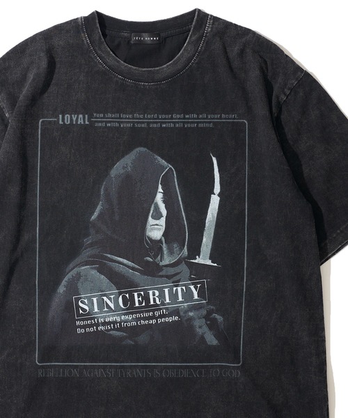 TETE HOMME（テットオム）の「展開店舗限定 グラフィックプリントTシャツ（Tシャツ/カットソー・メンズ・ブラック系5/ブラック系1/ブラック系3/ブラック系2/ブラック系4・MEDIUM/LARGE）」の4枚目の写真