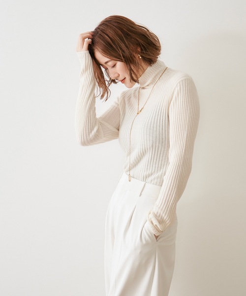 Emma Taylor（エマテイラー）の「【ネックが選べる】シルケットシアーリブプルオーバー（Tシャツ/カットソー・レディース・ブラック系その他/モカ/ホワイト系その他/ホワイト/ホワイト系/ブラウン系その他/ブラック・FREE）」の12枚目の写真