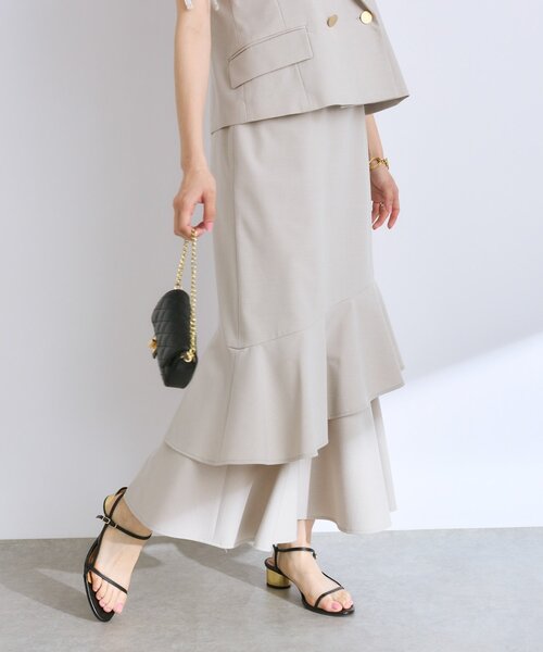 La boutique BonBon(ラブティックボンボン)の「【セットアップ可・美シルエット】ポプリンアシメマーメイドスカート(スカート・レディース・グレイッシュベージュ/ネイビー・38/36)」の1枚目の写真