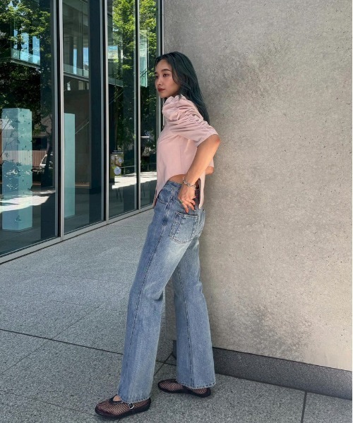 Ameri(アメリ)の「GATHER SLEEVE ROUND BLOUSE(シャツ/ブラウス・レディース・ホワイト/ピンク/ブラック・SMALL/MEDIUM)」の14枚目の写真