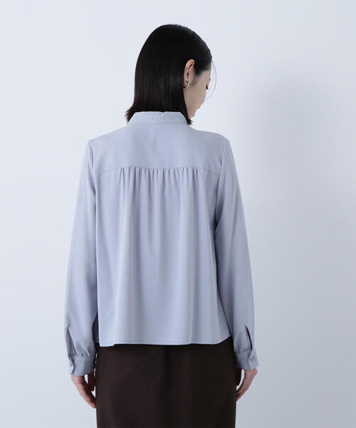 NATURAL BEAUTY BASIC（ナチュラルビューティーベーシック）の「◇リボンボウタイブラウス（シャツ/ブラウス・レディース・ブラウン/オフホワイト/ブルー・MEDIUM/SMALL）」の6枚目の写真