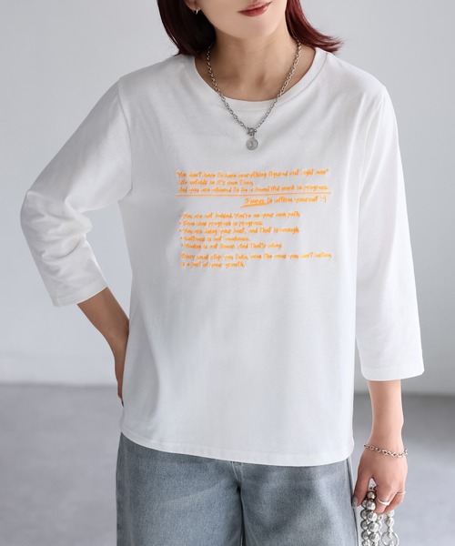 Riberry(リベリー)の「手書き風ロゴ刺繍デザイン七分袖Tシャツ(Tシャツ/カットソー・レディース・オートミール/オフホワイト/チャコールグレー/ナチュラル・FREE)」の7枚目の写真