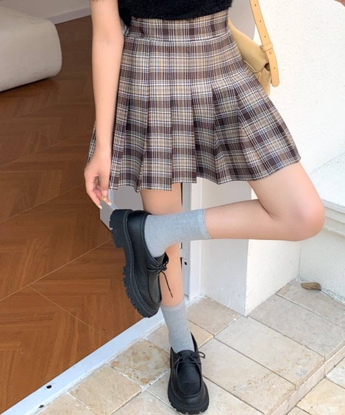 Mejoul（メジュール）の「【インナーパンツ付き】チェックプリーツミニスカート（スカート・レディース・ベージュ/ブラウン/グレー・F）」の5枚目の写真