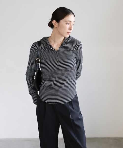 select MOCA(セレクトモカ)の「ボーダーフーディーロンT(パーカー・レディース・オフホワイト/チャコールグレー/ブラック・FREE)」の16枚目の写真