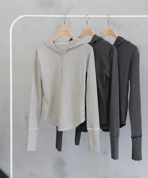 select MOCA(セレクトモカ)の「ボーダーフーディーロンT(パーカー・レディース・オフホワイト/チャコールグレー/ブラック・FREE)」の21枚目の写真