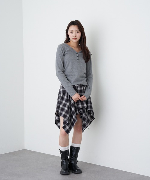 RAY CASSIN（レイカズン）の「デザインウエスト巻きスカート（スカート・レディース・ブルー系その他2/ブラック系その他2/ブラウン系その他2・FREE）」の8枚目の写真