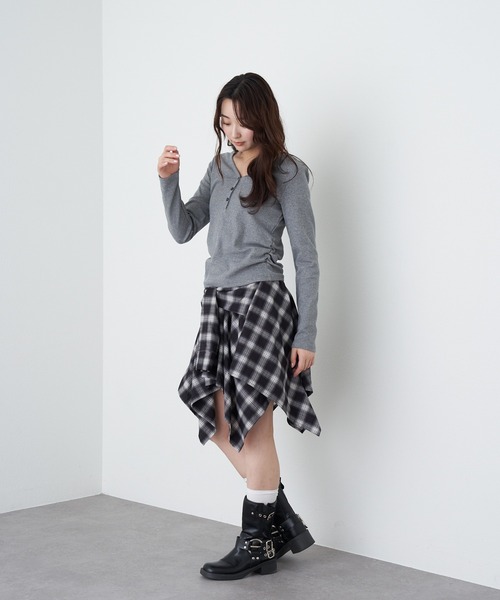 RAY CASSIN（レイカズン）の「デザインウエスト巻きスカート（スカート・レディース・ブルー系その他2/ブラック系その他2/ブラウン系その他2・FREE）」の11枚目の写真