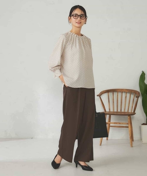 a.v.v（アーヴェヴェ）の「【マシンウォッシャブル】タックネックブラウス（シャツ/ブラウス・レディース・ホワイト/ブラウン/ベージュ・38/36/40）」の15枚目の写真