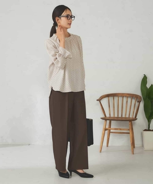 a.v.v（アーヴェヴェ）の「【マシンウォッシャブル】タックネックブラウス（シャツ/ブラウス・レディース・ホワイト/ブラウン/ベージュ・38/36/40）」の16枚目の写真