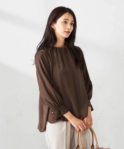 a.v.v（アーヴェヴェ）の「【マシンウォッシャブル】タックネックブラウス（シャツ/ブラウス・レディース・ホワイト/ブラウン/ベージュ・38/36/40）」の21枚目の写真