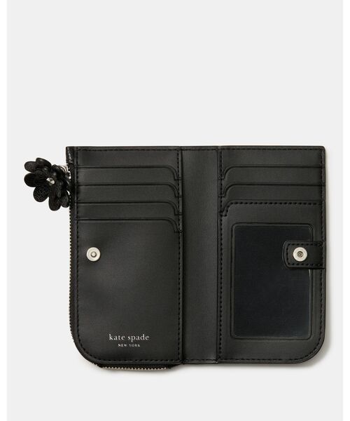 kate spade new york(ケイトスペード ニューヨーク)の「デヴィン グレイズド レザー スモール スリム バイフォールド ウォレット ウィズ ノベル ジップ プル(財布・レディース・ブラック・ONESIZE)」の4枚目の写真