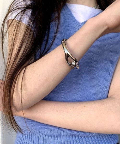 Vipoa(ヴィポア)の「niche design bangle(バングル/リストバンド・レディース・シルバー・FREE)」の5枚目の写真