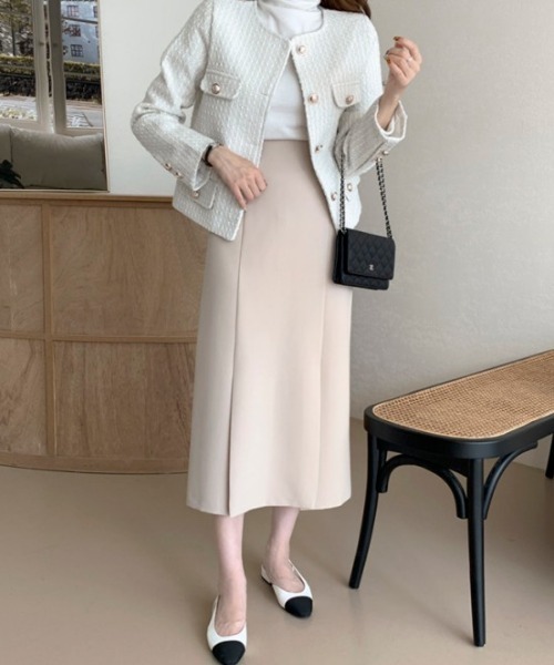 AMELY(エミリー)の「ツイード調ショートジャケット(ノーカラージャケット・レディース・ブラック/アイボリー・フリー)」の5枚目の写真