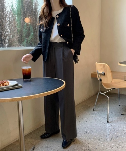 AMELY(エミリー)の「ツイード調ショートジャケット(ノーカラージャケット・レディース・ブラック/アイボリー・フリー)」の6枚目の写真