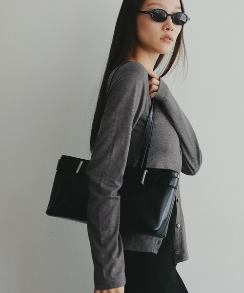 EFOLE(エフォル)の「Belted totebag/ベルトトートバッグ(トートバッグ・レディース・オフホワイト/ブラック・FREE)」の14枚目の写真