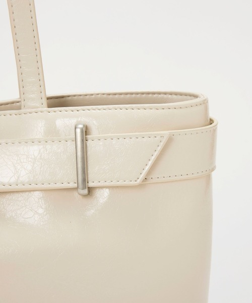 EFOLE(エフォル)の「Belted totebag/ベルトトートバッグ(トートバッグ・レディース・オフホワイト/ブラック・FREE)」の9枚目の写真