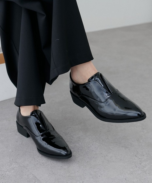LARUTA(ラルータ)の「【LARUTA】ポインテッドローファー(ローファー・レディース・ブラック・MEDIUM/LARGE)」の1枚目の写真