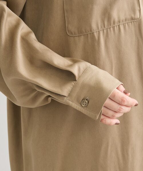 Sugar spoon（シュガースプーン）の「・SUGAR SPOON サテンオーバーシャツ（シャツ/ブラウス・レディース・チャコールグレー/ブラック/ベージュ・FREE）」の4枚目の写真