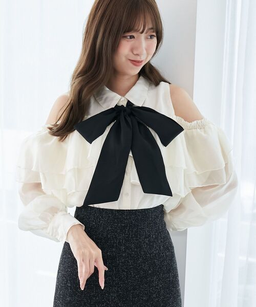MAJESTIC LEGON(マジェスティックレゴン)の「バイカラーボウタイフリルブラウス(シャツ/ブラウス・レディース・ホワイト系その他/ホワイト系その他2/アイボリー・MEDIUM)」の21枚目の写真