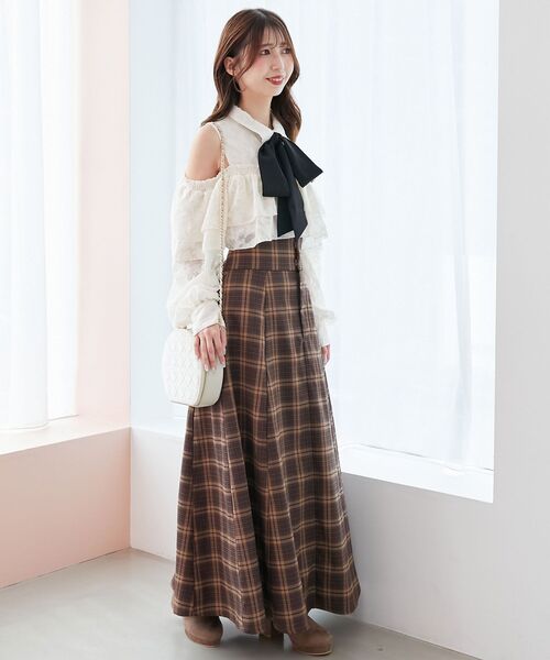 MAJESTIC LEGON(マジェスティックレゴン)の「バイカラーボウタイフリルブラウス(シャツ/ブラウス・レディース・ホワイト系その他/ホワイト系その他2/アイボリー・MEDIUM)」の19枚目の写真