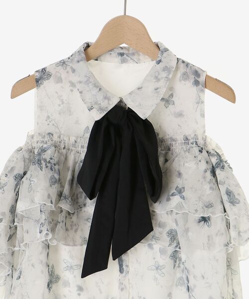 MAJESTIC LEGON(マジェスティックレゴン)の「バイカラーボウタイフリルブラウス(シャツ/ブラウス・レディース・ホワイト系その他/ホワイト系その他2/アイボリー・MEDIUM)」の5枚目の写真