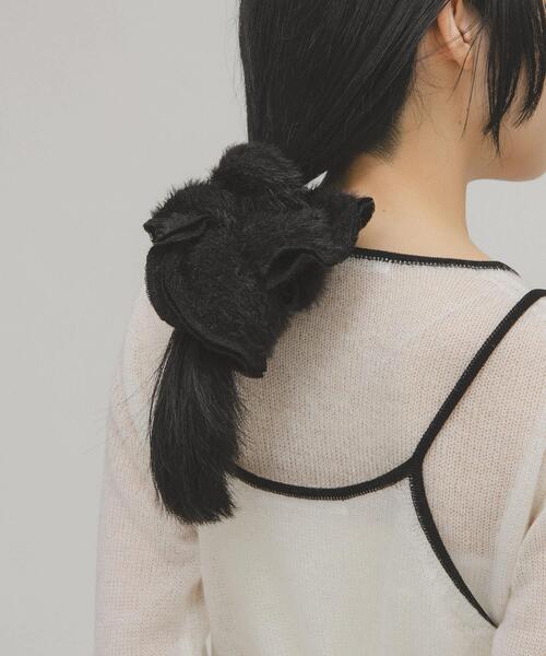 KBF(ケイビーエフ)の「ダブルフェザーシュシュ(ヘアゴム・レディース・ブラック/アイボリー・ONE)」の5枚目の写真