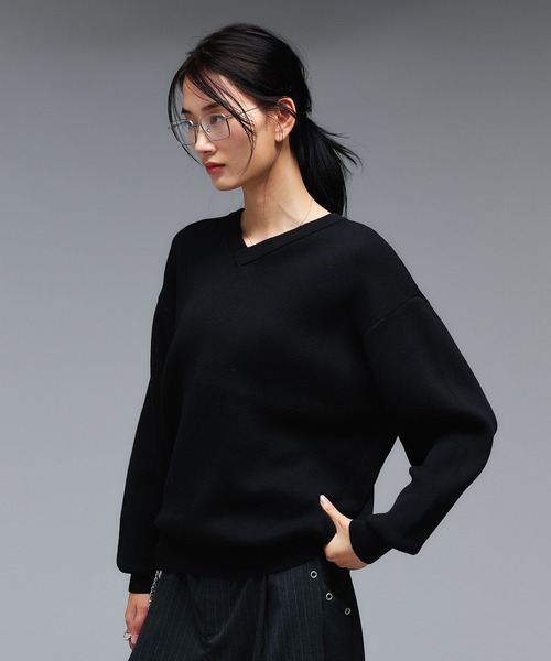 Adoon plain(アドーンプレーン)の「SHALLOW V-NECK MILANO RIB KNIT / 浅Vネックベーシックミラノリブニット(ニット/セーター・メンズ・ブラック/ライトグレー/ブラウン/ネイビー・MEDIUM/LARGE)」の16枚目の写真