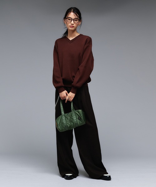 Adoon plain(アドーンプレーン)の「SHALLOW V-NECK MILANO RIB KNIT / 浅Vネックベーシックミラノリブニット(ニット/セーター・メンズ・ブラック/ライトグレー/ブラウン/ネイビー・MEDIUM/LARGE)」の11枚目の写真