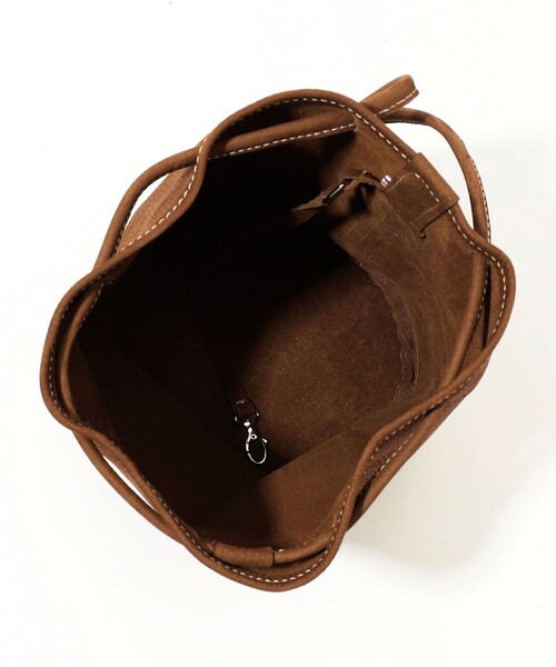 TOMORROWLAND (トゥモローランド)の「【別注】Charles et Charlus Escalaヌバックレザー 巾着バッグ(ハンドバッグ・メンズ・ブラウン/ボルドー/ブラック・FREE)」の11枚目の写真