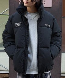 CONVERSE（コンバース）の「CONVERSE/コンバース 別注 <撥水/防風> ダブルロゴ刺繍 ドロスト ボリュームスタンド中綿ジャケット（ダウンジャケット/コート・メンズ）」