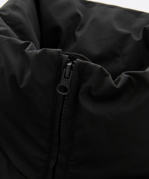 CONVERSE（コンバース）の「CONVERSE/コンバース 別注 <撥水/防風> ダブルロゴ刺繍 ボリュームスタンド中綿ジャケット（ダウンジャケット/コート・メンズ・アイボリー/ブラック・L/M）」の16枚目の写真