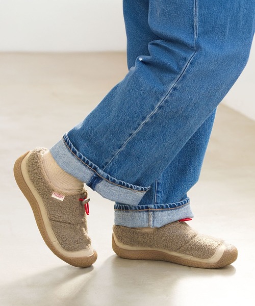 KEEN（キーン）の「HOWSER III SLIDE / ハウザー スリー スライド / レディース スリッポン スニーカー（スリッポン・レディース・ダークベージュ・22.5cm/23cm/23.5cm/24cm/24.5cm/25cm/25.5cm/26cm）」の11枚目の写真