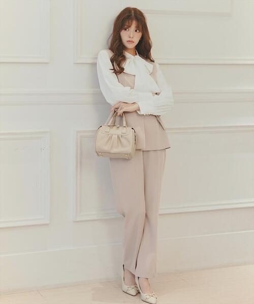 SWINGLE(スウィングル)の「タックディテールボウタイブラウス(シャツ/ブラウス・レディース・ピンク/ブラック/オフホワイト・FREE)」の19枚目の写真